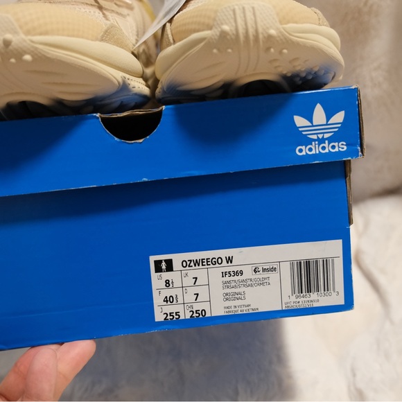 Adidas Ozweego Sneakers (Brand New S8.5) - Picture 6 of 8
